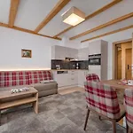 & Garni Alpenrose Apartment *