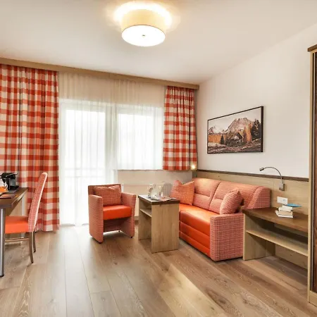 & Garni Alpenrose アパート オーバータウエルン