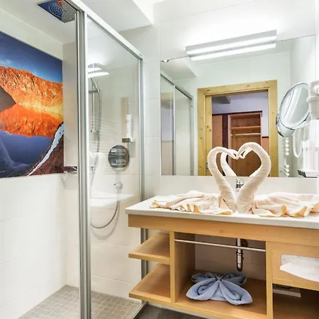 & Garni Alpenrose オーバータウエルン