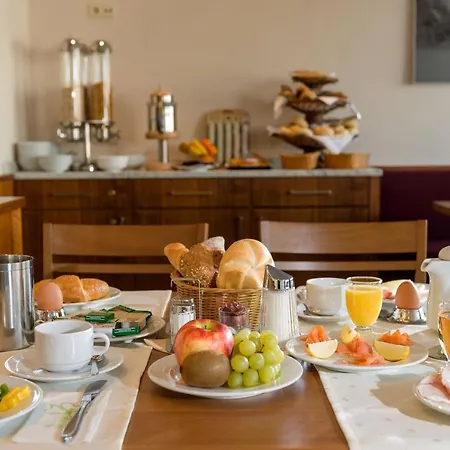 アパート & Garni Alpenrose *